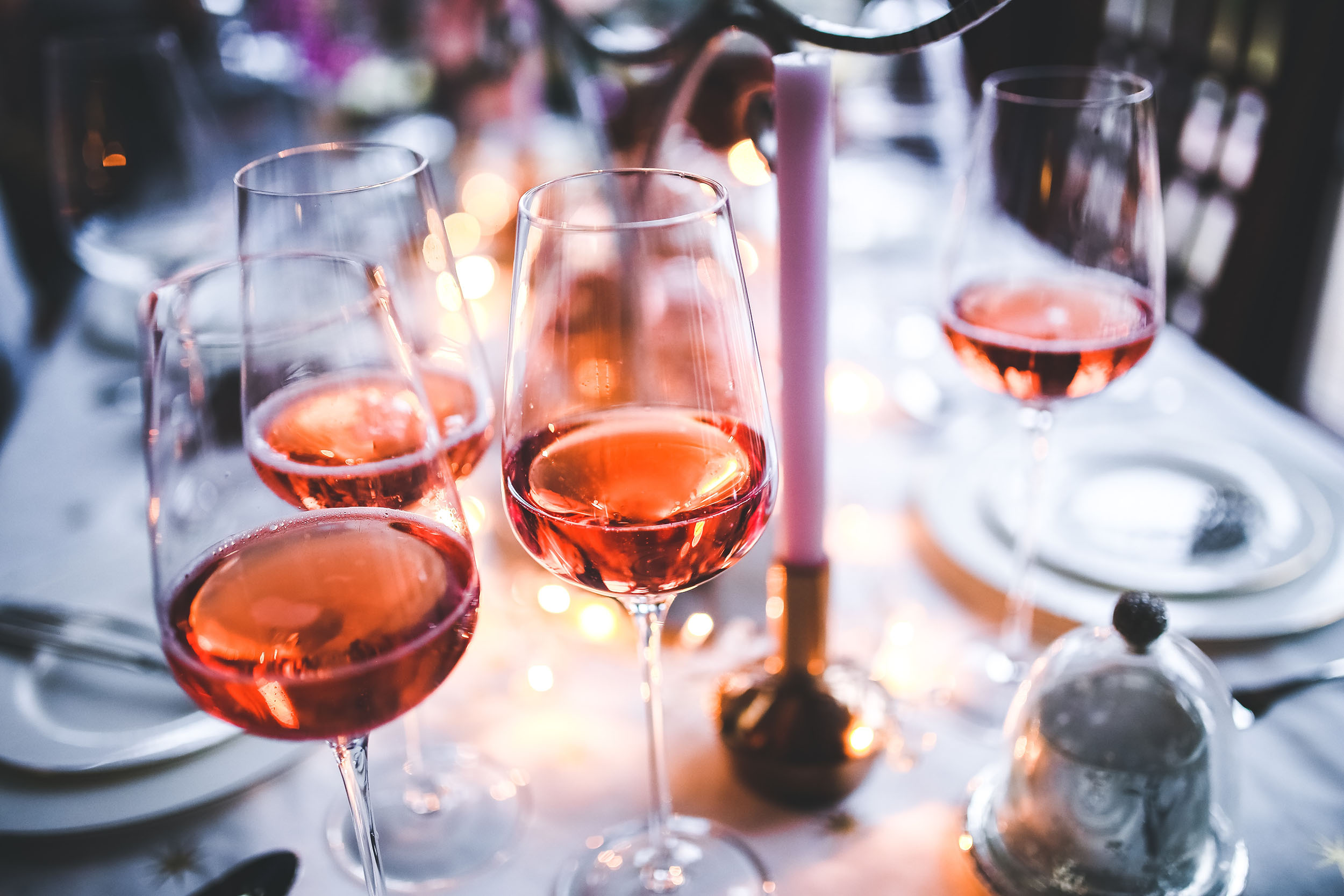 Weinhandlung, Weinverkostung und Weinkurse